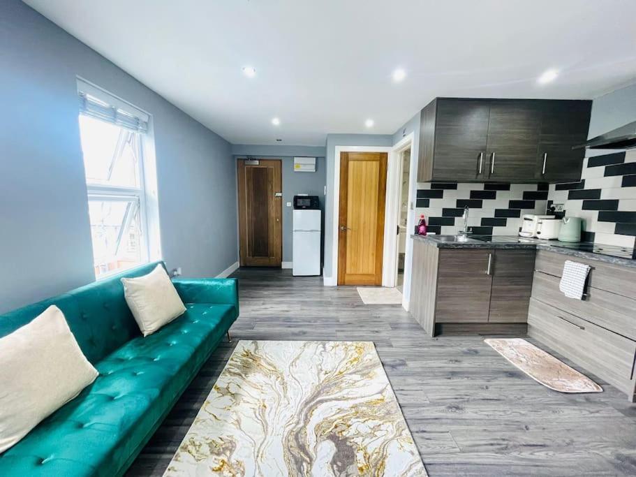 Bright Flat Near To Tower Bridge Londra