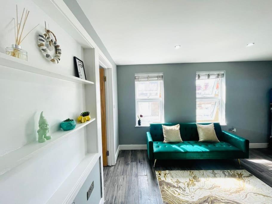 Bright Flat Near To Tower Bridge Londra